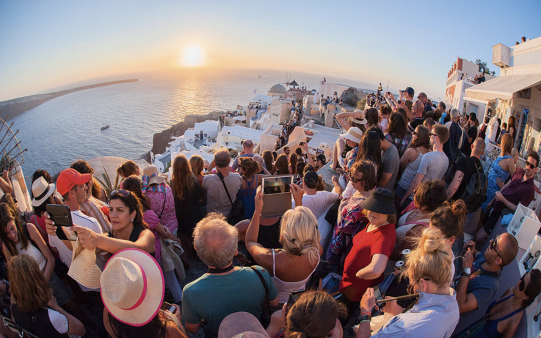 Episode 1: Overtourism: the mayor of Santorini asks residents to say indoors to make room for tourists